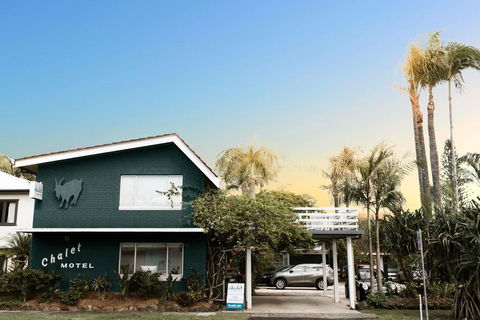 Chalet Motel Brunswick Heads - Pubs and Clubs 0