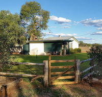 Charleville Bush Cottage - Pubs and Clubs