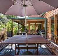 Charming Cottage on Gulls - native location - Pubs and Clubs