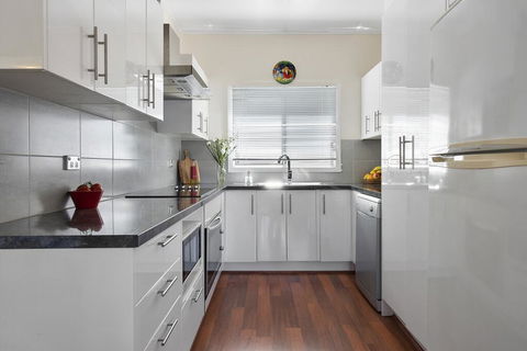 Cheero Cottage - Pubs and Clubs 1