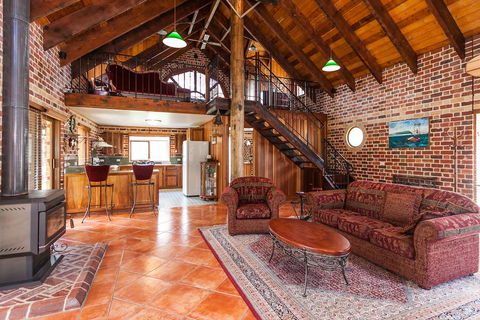 Chianti Cottages - Pubs and Clubs 2