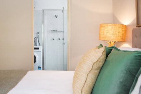 Chic Apartment With Sun Lounge Near Manly Beach - Go Out 2