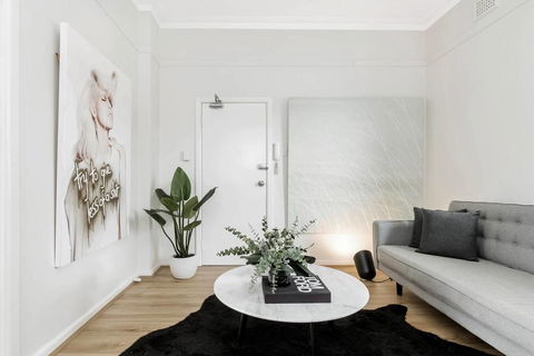 Chic Woollahra Pied-Ã -Terre With Parking - Pubs and Clubs 2