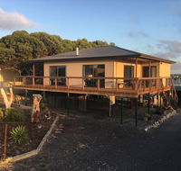 Chill n Sea Coastal Retreat - Pubs and Clubs
