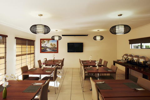 Chinchilla Downtown Motor Inn - Pubs and Clubs 3
