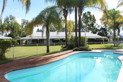 Chinchilla Great Western Motor Inn - Pubs and Clubs 0