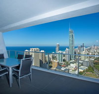Circle on Cavill - Private Apartments - Pubs and Clubs