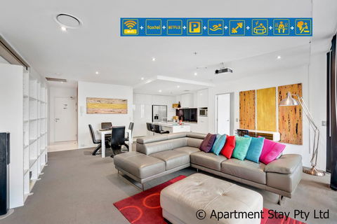 Circle On Cavill - Private Apartments - Apartment Stay - Pubs and Clubs 1