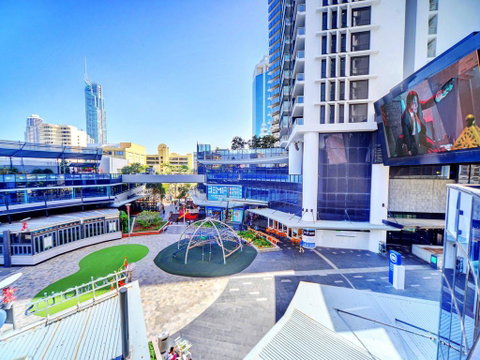 Circle On Cavill 37th Floor Ocean And River Views - Pubs and Clubs 3