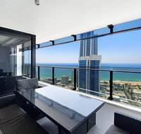 Circle on Cavill Private 2 Bed Ocean View - Pubs and Clubs