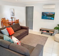 City Center - Modern 2-Bedroom Apartment - Pubs and Clubs