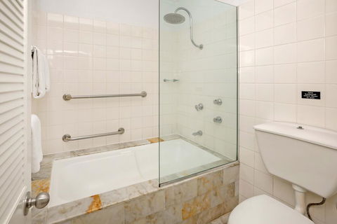 City Centre Accommodation - Go Out 3