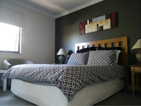 City Sanctuary Penthouse - Pubs and Clubs 1