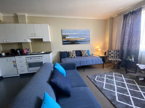 City Views, Pool , Parking & Gym Darling Harbour Sydney Apartment Sleeps 5 - Pubs and Clubs 3
