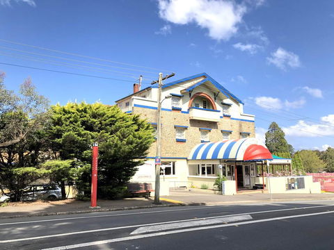 Clarendon Motel And Guesthouse - Pubs and Clubs 0