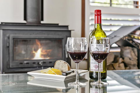 Clervaux Cottage - Pubs and Clubs 1