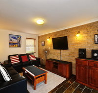 Close To The Main Surf Beach - Pubs and Clubs