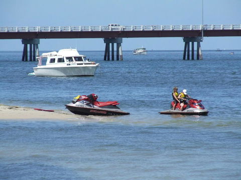 Close To Water, Restaurants And Clubs, Toorbul St, Bongaree - Pubs and Clubs 2