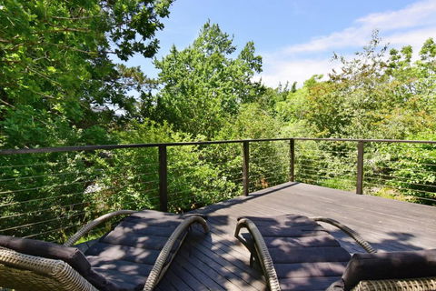 Cloudsong Chalet 4 - Close To The Village Centre! - Pubs and Clubs 2