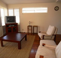 Clovelly Beach Townhouse - Go Out