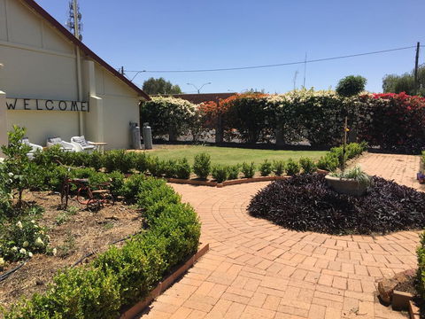 Club Boutique Hotel Cunnamulla - Pubs and Clubs 1
