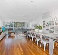 COASTAL CHIC  CASUARINA - Pubs and Clubs