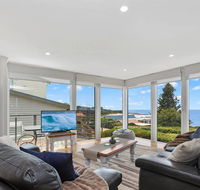 COASTAL HAVEN - panoramic ocean views - Pubs and Clubs