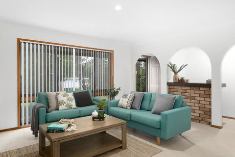 Coastal Hideaway - Pubs and Clubs 0