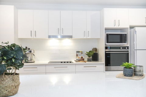 Coastal Hideaway - Pubs and Clubs 2