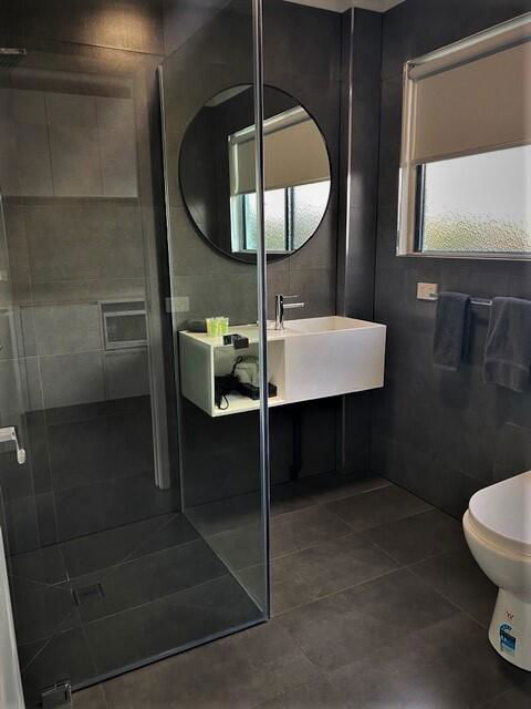 Coastal Motel - Pubs and Clubs 3