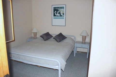 Coastal Retreat Unit 3 - Pubs and Clubs 2