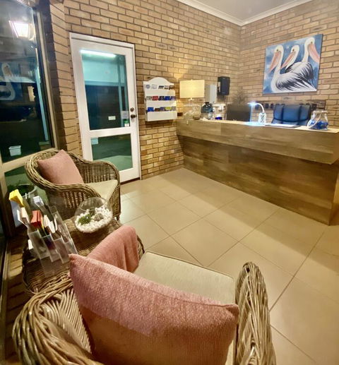 Coastal Waters Motor Inn - Pubs and Clubs 3