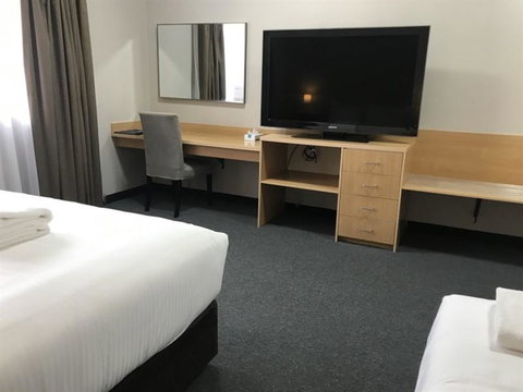 Colonial Motel Richmond - Go Out 1