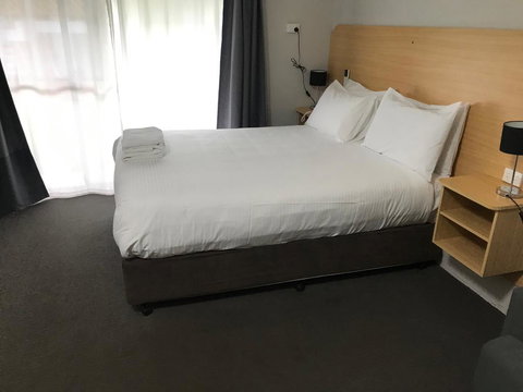 Colonial Motel Richmond - Go Out 3