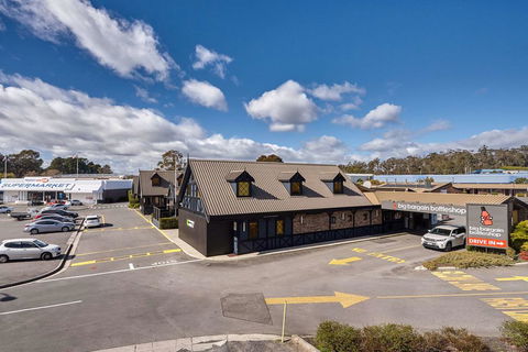 Comfort Hotel Olde Tudor - Pubs and Clubs 0