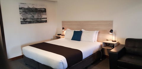 Comfort Hotel Olde Tudor - Pubs and Clubs 1