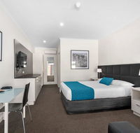 Comfort Inn  Suites Manhattan - Pubs and Clubs