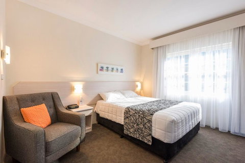Comfort Inn All Seasons - Go Out 1