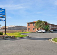 Comfort Inn Peppermill - Pubs and Clubs