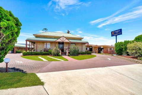 Comfort Inn Warwick - Go Out 0