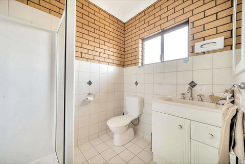 Comfort Inn Warwick - Go Out 1