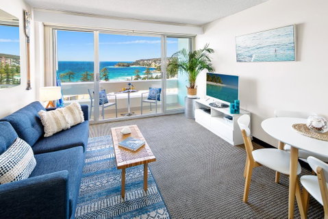 Comfortable Coastal Living Plus Parking - Go Out 0