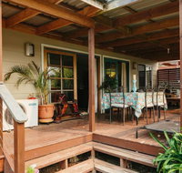 Comfortable Outdoor Entertaining Lake Walks - Pubs and Clubs