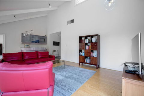 Comfy Holiday House With Pool@Rosanna - Pubs and Clubs 3