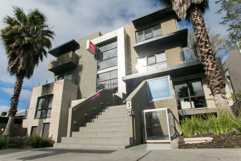 Comfy Kew Apartments - Go Out 3