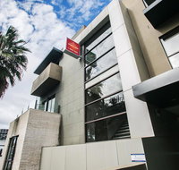 Comfy Kew Apartments - Go Out