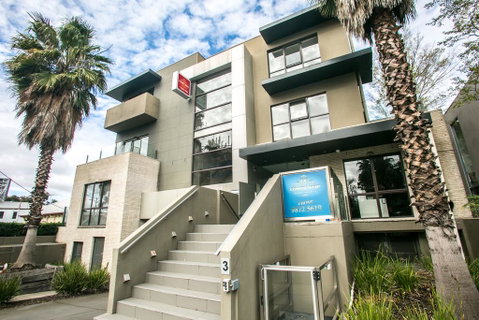 Comfy Kew Apartments - Go Out 2