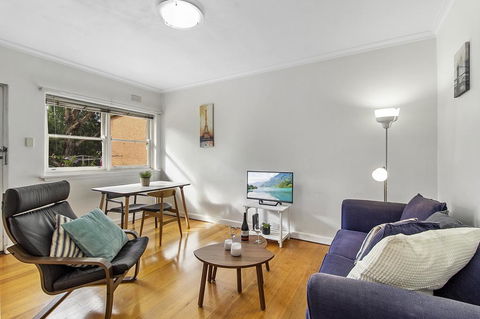 Comfy One-bedroom Unit Between City And Airport - Go Out 0