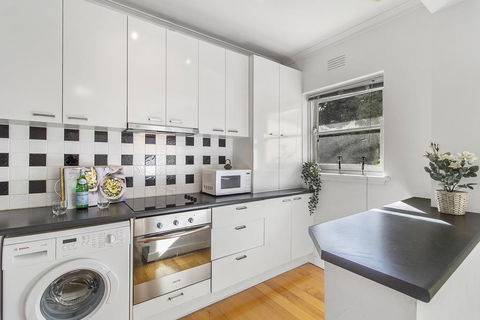 Comfy One-bedroom Unit Between City And Airport - Go Out 1