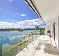 Commodore Apartment 8 - Pubs and Clubs